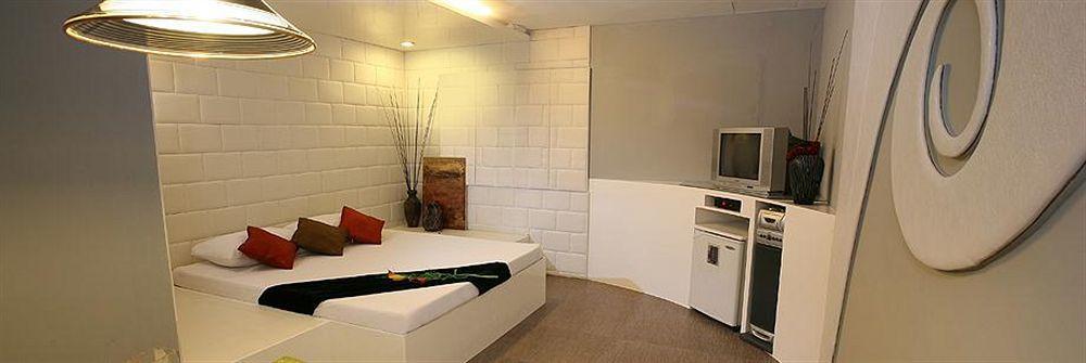 Victoria Court San Fernando Motel Bagian luar foto