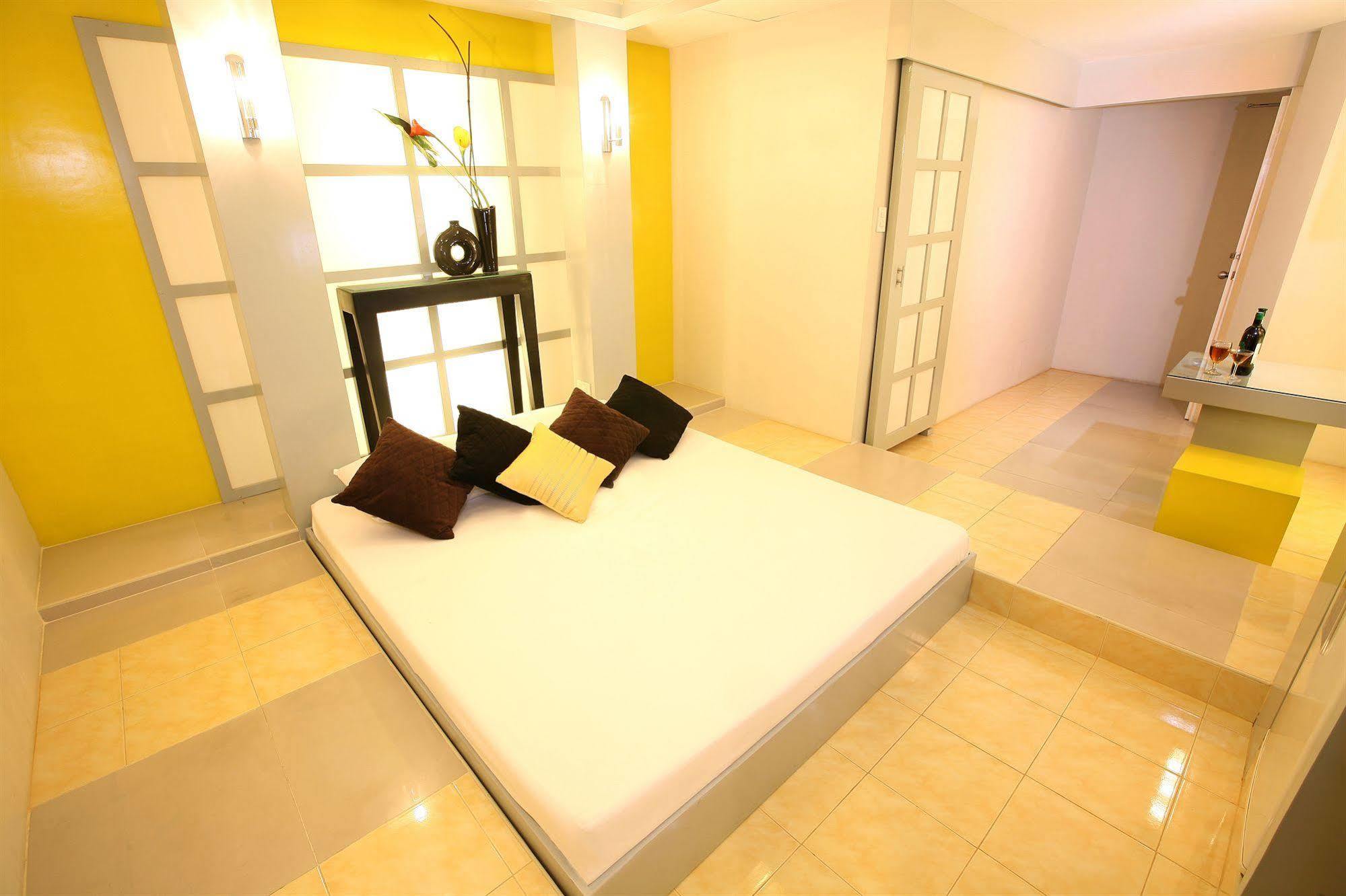 Victoria Court San Fernando Motel Bagian luar foto
